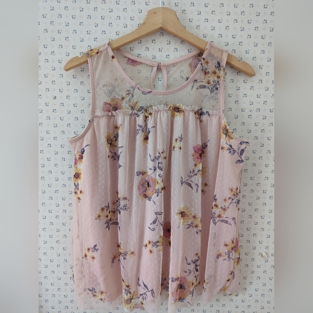 Juniors Top Shell Sheer floral outer lining feminine delicate spring summer